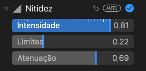 Os controlos de nitidez no painel Ajustar.