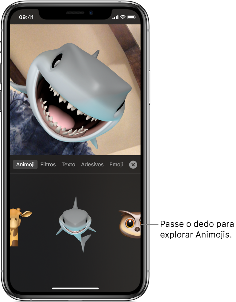 Imagem de um vídeo no visualizador, com Animoji selecionado e personagens de Animoji mostrados abaixo.