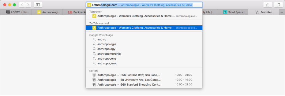 Ein Safari-Fenster mit dem ersten Teil der Adresse einer Website im intelligenten Suchfeld. Dieselbe Website erscheint bei Auswahl von „Zu Tab wechseln“ in der Ergebnisliste, da sie bereits in einem anderen Tab geöffnet ist.