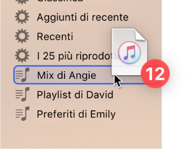 Un album che viene trascinato su una playlist. La playlist è evidenziata con un rettangolo blu.