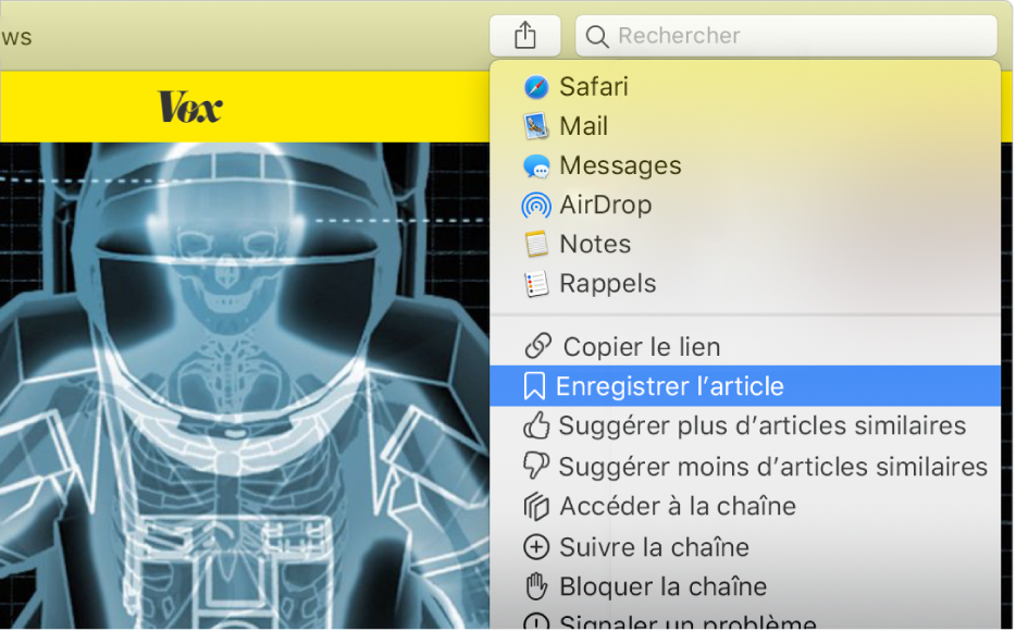 La fenêtre Apple News qui affiche la commande Enregistrer l’article sélectionnée dans le menu du bouton Partager.