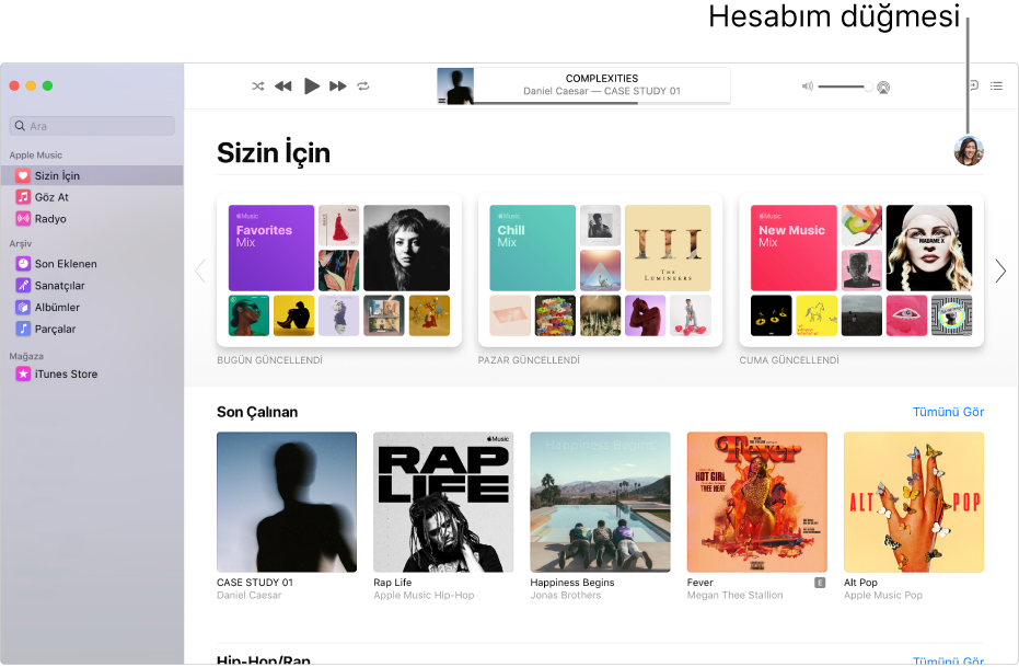 Sizin İçin’i gösteren Apple Music penceresi. Hesabım düğmesi (bir fotoğraf veya monogram gibi görünür) pencerenin sağ üst köşesinde.