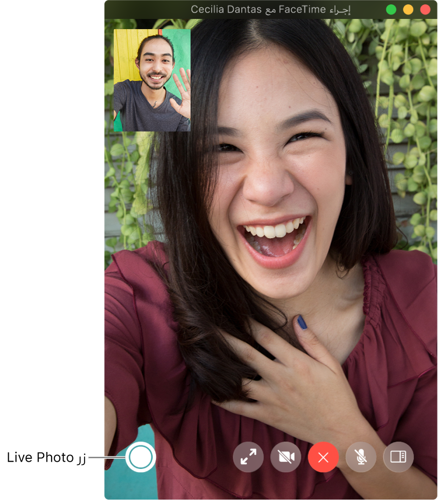 حرِّك المؤشر على نافذة FaceTime لمشاهدة زر Live Photo.