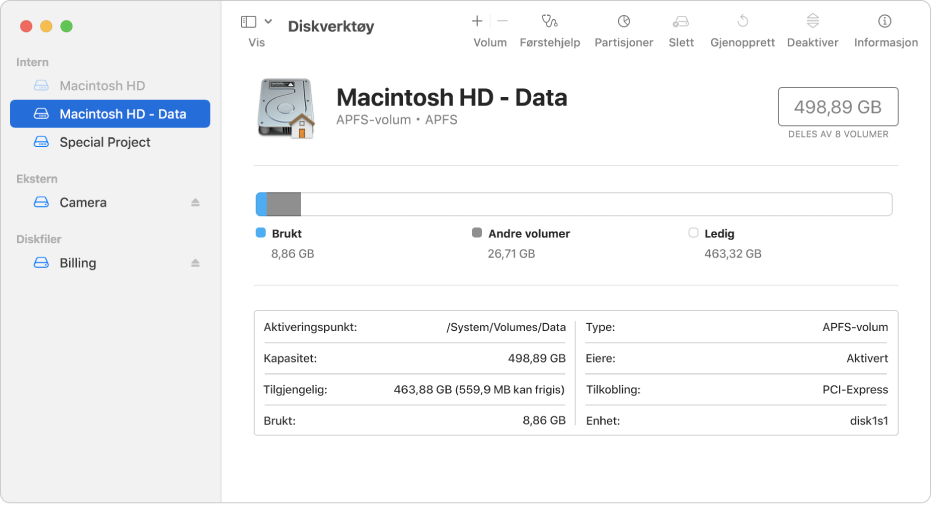 Diskverktøy-vinduet som viser et APFS-volum på en intern disk, et volum på en ekstern disk og en diskfil.