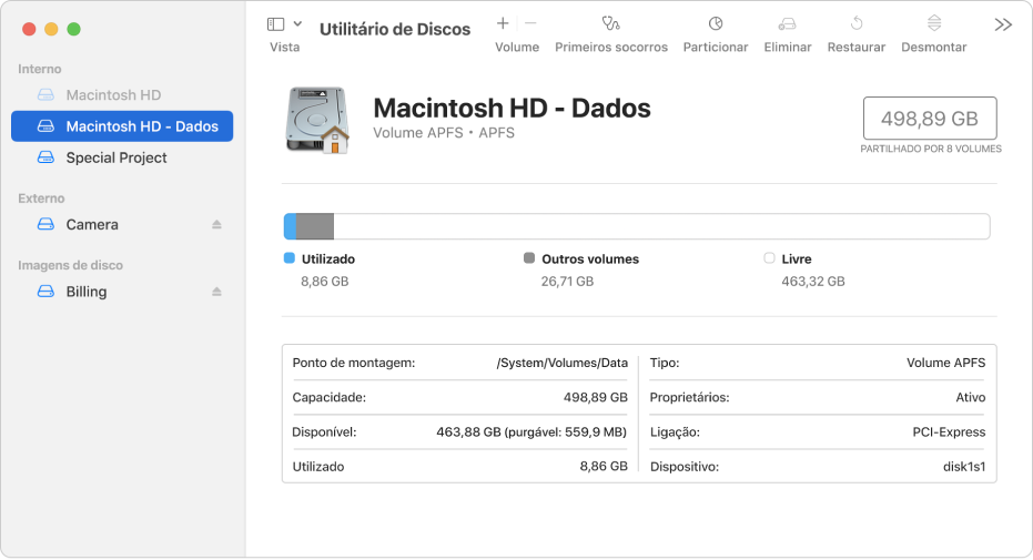 A janela do Utilitário de Discos a mostrar um volume APFS num disco interno, um volume num disco externo e uma imagem de disco.