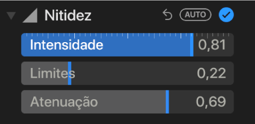 Os controlos de nitidez no painel Ajustar a mostrar os niveladores de intensidade, bordas e atenuação.