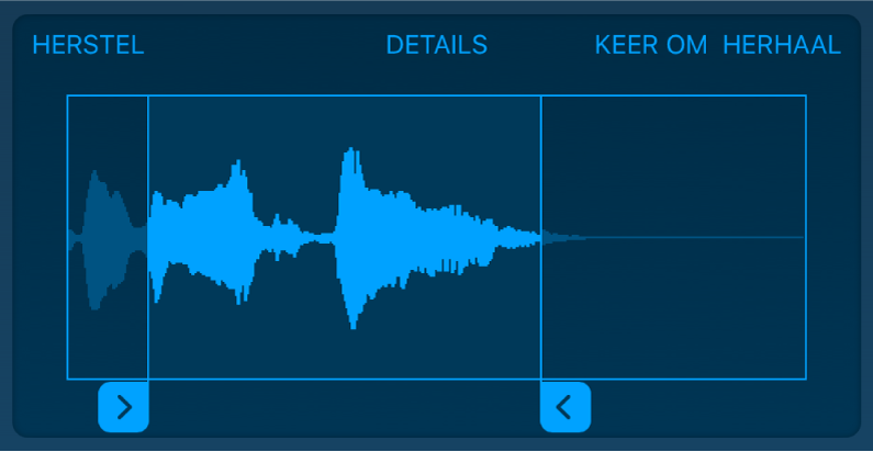 Sleep de blauwe handgrepen om het begin of het einde van de sample in te korten.