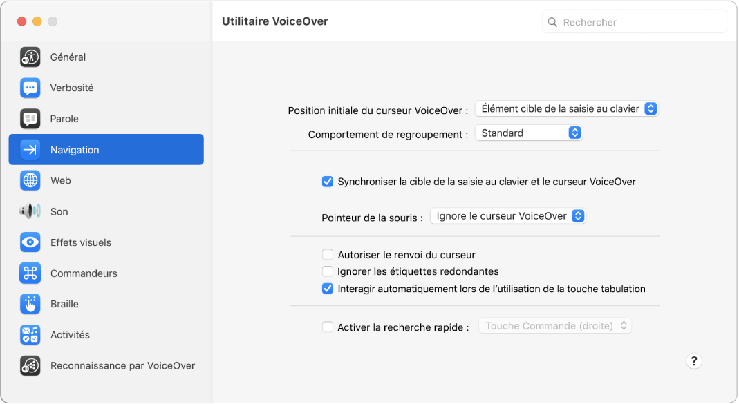 Fenêtre Utilitaire VoiceOver. La catégorie Navigation est sélectionnée dans la barre latérale située à gauche et les options correspondantes apparaissent sur le côté droit. Un bouton Aide apparaît dans le coin inférieur droit de la fenêtre pour afficher l’aide en ligne VoiceOver concernant les options.