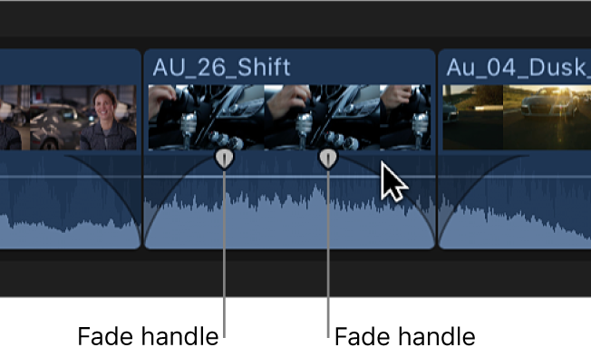 タイムライン内のクリップのフェードハンドル