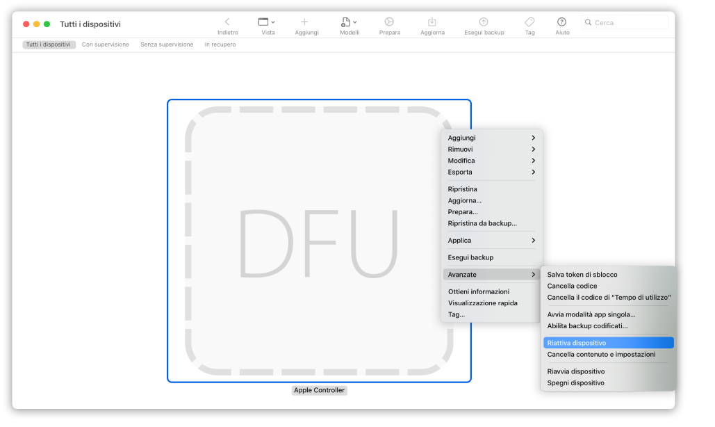 Apple Configurator 2 che mostra un Mac con l'opzione “Riattiva dispositivo” selezionata dal menu a comparsa.