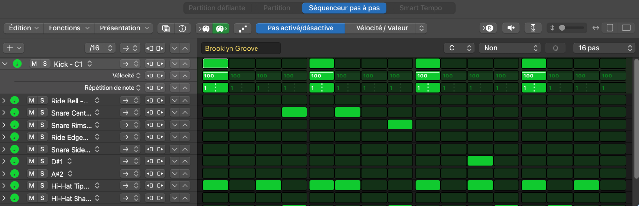 Figure. Fenêtre de l’éditeur de partition défilante avec noms d’étiquettes de notes.