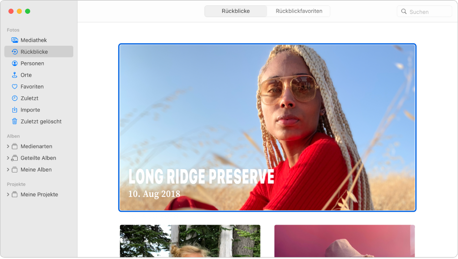 Das Fenster „Fotos“ mit der in der Seitenleiste ausgewählten Option „Rückblicke“ und einem angezeigten Rückblick rechts.
