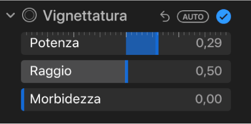 I controlli Vignettatura nel pannello Regola, che mostrano i cursori Potenza, Raggio e Morbidezza.