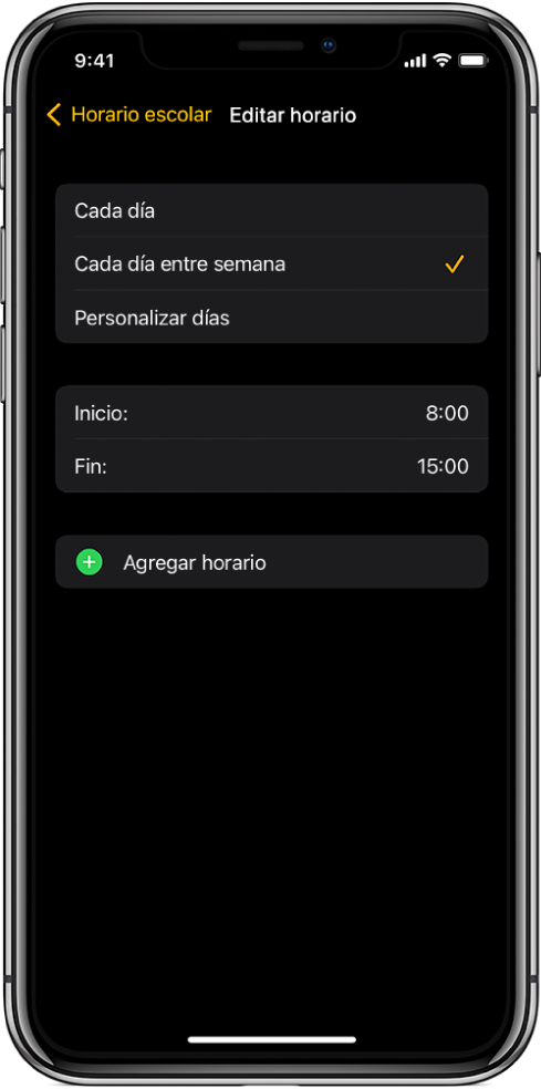 Un iPhone mostrando la pantalla Editar horario para Horario escolar. Las opciones Cada día, Entre semana y Personalizar días se muestran arriba, y la opción Entre semana está seleccionada. Las horas de inicio y fin están en el centro de la pantalla y el botón “Agregar hora” está debajo.