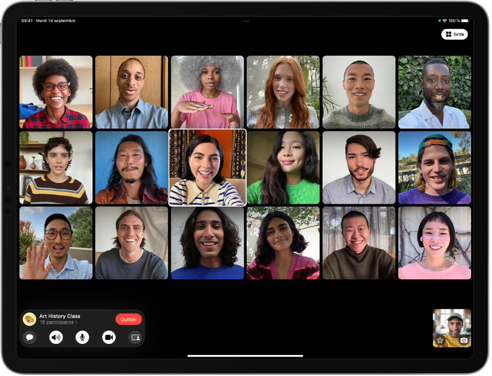 Un appel FaceTime en groupe dans la présentation en grille. Chaque participant est représenté par une vignette de taille identique. La vignette de la personne qui parle est mise en avant.