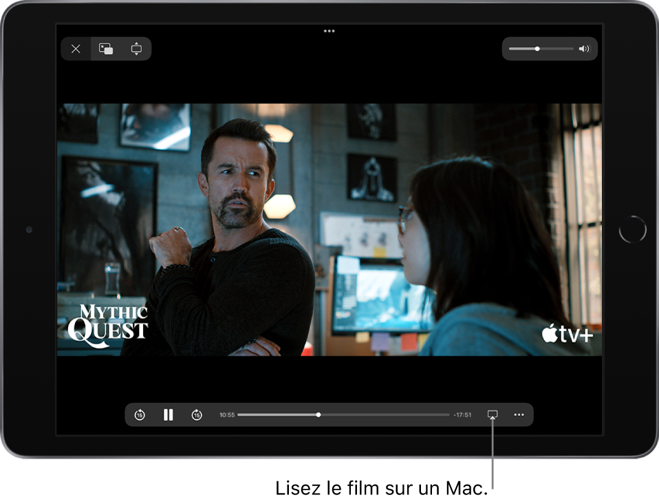 Un film en cours de lecture sur l’écran de l’iPad. En bas de l’écran se trouvent les commandes de lecture, avec notamment le bouton AirPlay en bas à droite.