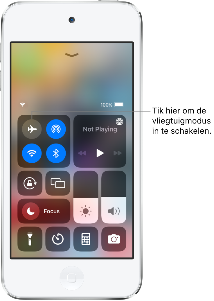 Het scherm van het bedieningspaneel waarin je ziet dat de vliegtuigmodus wordt ingeschakeld als je op de knop linksbovenin tikt.