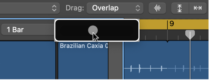 Figure. Using the Zoom slider to adjust the zoom setting of the Live Loops grid.