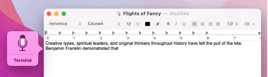 La fenêtre d’écho à côté du texte dicté dans un document TextEdit.