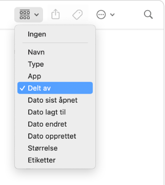 Gruppering-symbolet i verktøylinjen i Finder-vinduet med menyen åpen og Delt av-valget markert.