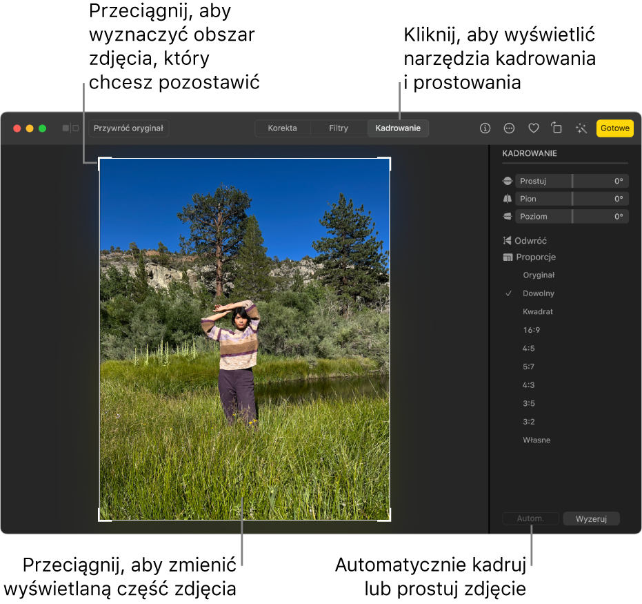 Zdjęcie w widoku edycji. Na pasku narzędzi zaznaczona jest opcja Kadrowanie. Wokół zdjęcia widoczny jest prostokąt zaznaczenia. Po prawej stronie zdjęcia znajdują się suwaki prostowania, opcje dotyczące proporcji oraz przyciski Autom. i Wyzeruj.