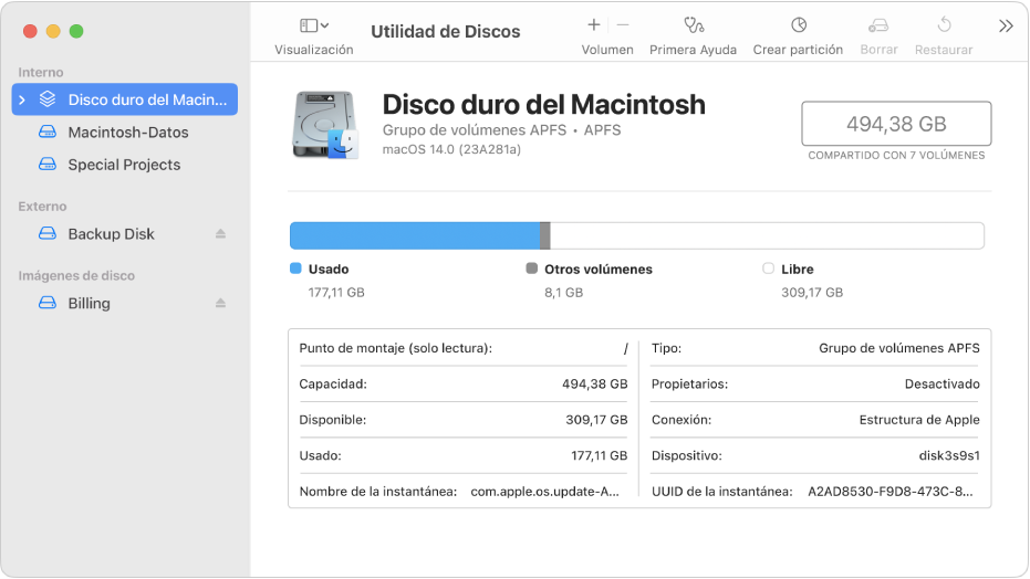 Una ventana de Utilidad de Discos con la visualización “Mostrar solo volúmenes” seleccionada. La barra lateral de la izquierda muestra dos volúmenes internos, un volumen externo y un volumen de imagen de disco. La parte derecha de la ventana muestra detalles sobre el volumen seleccionado.