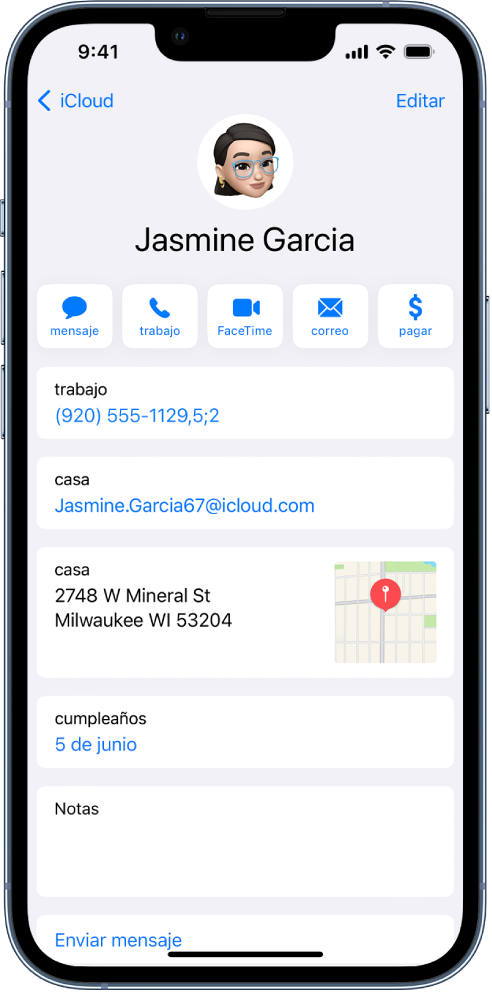 La pantalla de información de un contacto. En la parte superior se encuentra el nombre y la foto del contacto. Debajo se encuentran los botones para enviar un mensaje, realizar una llamada de teléfono, realizar una llamada de FaceTime, enviar un mensaje de correo y enviar dinero con Apple Pay. Debajo de los botones se encuentra la información de contacto.