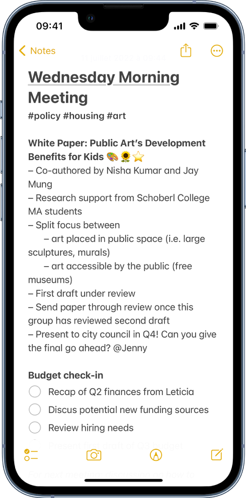 Une note montrant les informations d’une réunion et une liste de pointage. En haut se trouvent des boutons permettant de collaborer avec d’autres personnes sur la note et de la partager. En bas, des boutons permettent d’ajouter une liste de pointage, d’ajouter une photo, d’afficher les outils d’écriture et de créer une nouvelle note.