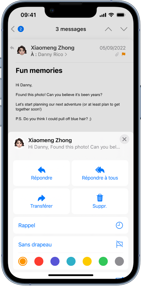 Un e-mail présentant des options de réponse dans la moitié inférieure de l’écran. Sous ces options se trouvent le bouton Rappel, le bouton Supprimer le drapeau et des options de couleur pour le drapeau.