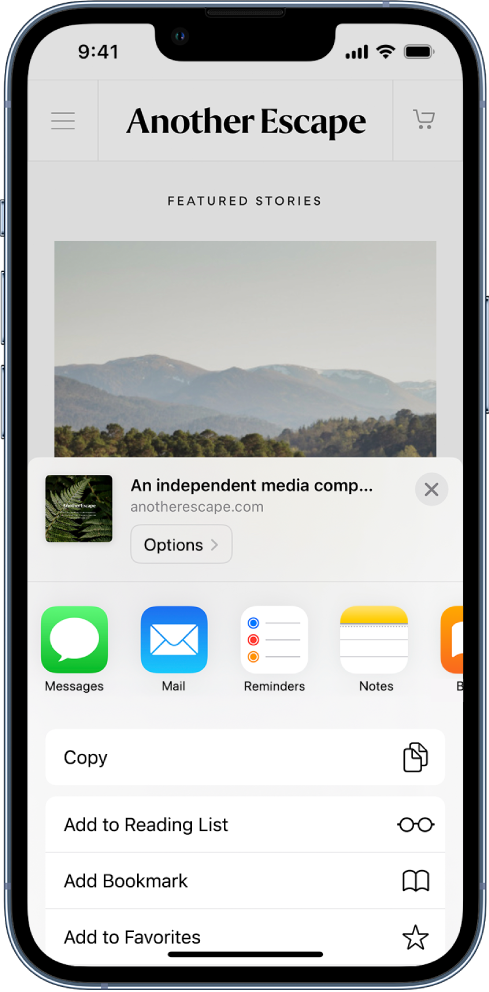 У прегледачу Safari, тапом на дугме Share на веб-страници приказане су апликације које се могу користити за дељење везе. Испод икона апликација је листа других опција, укључујући Copy, Add to Reading List, Add Bookmark и Add to Favorites.