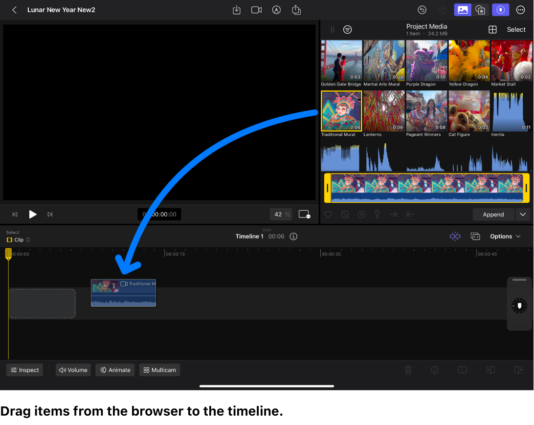 Der Hauptarbeitsbereich in Final Cut Pro für iPad mit einer Clip-Miniatur, die aus dem Browser in die Timeline bewegt wird.