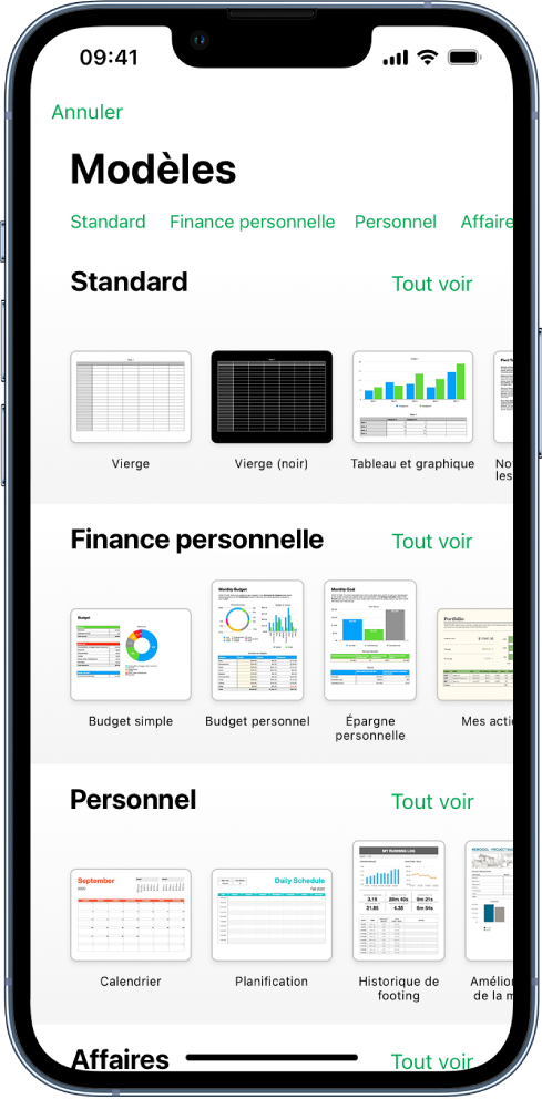 La liste de modèles, avec un rang de catégories en haut que vous pouvez toucher pour filtrer les options. En dessous, vous trouverez les vignettes des modèles prédéfinis disposées en rangs par catégorie, en commençant par Récents en haut, puis Standard et « Finance personnelle ». Un bouton Tout afficher apparaît à droite au-dessus du rang de chaque catégorie. Le bouton Langue et région se trouve dans le coin supérieur droit.