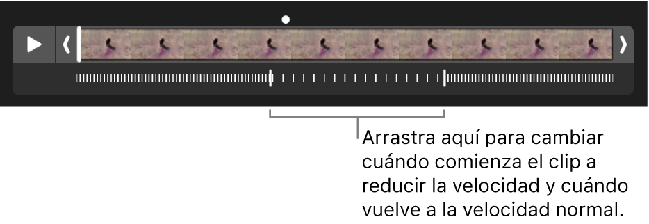 Un clip de vídeo en cámara lenta con tiradores que puedes arrastrar para cambiar el punto en el que la velocidad del vídeo se reduce y se acelera de nuevo.