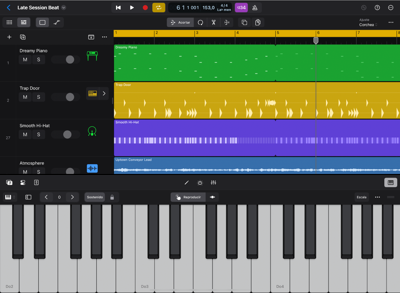 Ilustración. Logic Pro para iPad con la superficie de interpretación Teclado abierta.