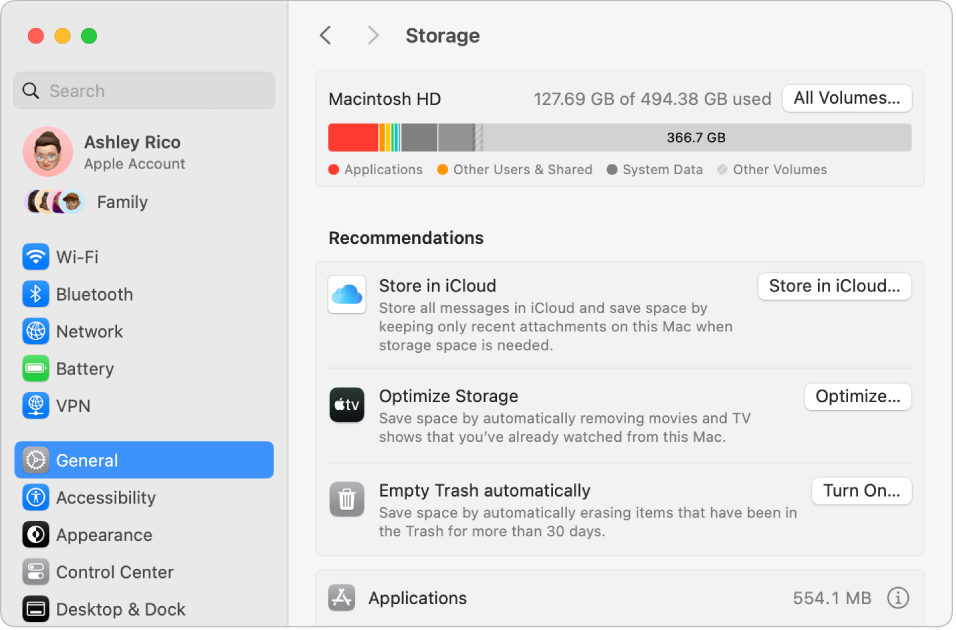 Les réglages Recommandations pour le stockage, présentant les options Stocker dans iCloud, Optimiser le stockage, et Vider la corbeille automatiquement.