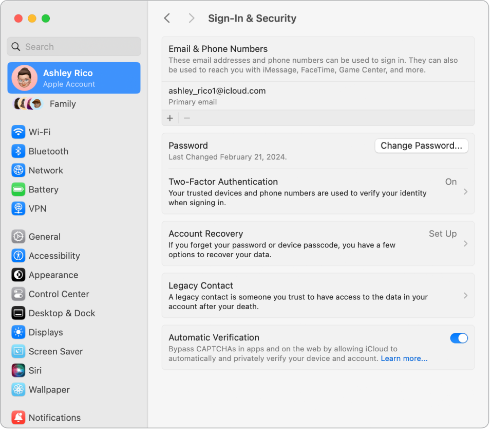 La sezione “Password e sicurezza” di ID Apple in Impostazioni di Sistema. Da qui puoi configurare “Recupero account” o “Contatto erede”.