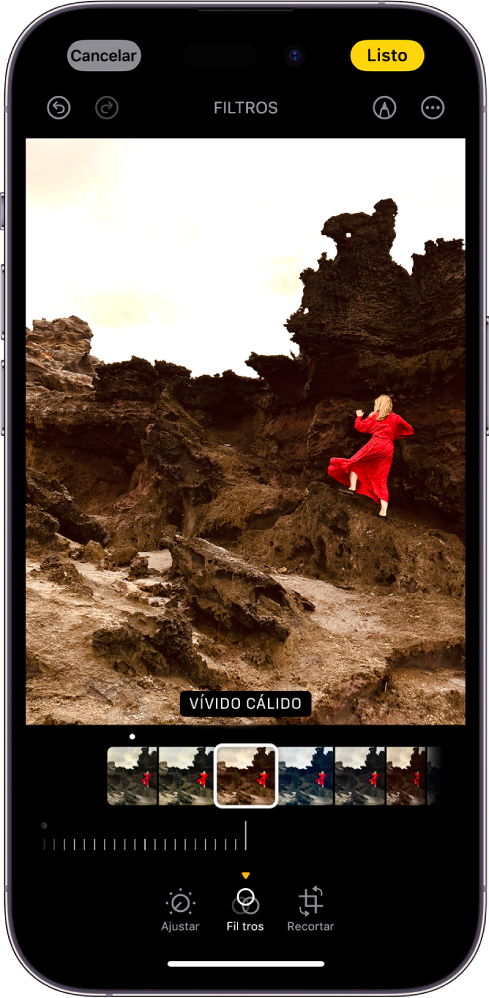 La pantalla Editar con una foto en el centro. En la parte inferior de la pantalla, de izquierda a derecha, se encuentran los botones Ajustar, Filtros y Recortar. Se selecciona el botón Filtros y se muestra un regulador para ajustar la intensidad del filtro. El botón Cancelar está en la esquina superior izquierda de la pantalla, y el botón Listo está en la esquina superior derecha. Además, en la parte superior, de izquierda a derecha, están los botones Deshacer, Rehacer, Filtros, Marcado y Módulos.