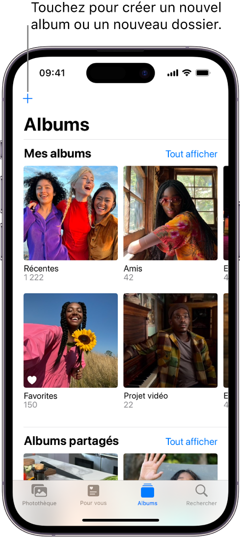 L’onglet Albums en bas de l’écran est sélectionné et l’écran Albums affiche plusieurs albums sous les titres « Mes albums » et « Albums partagés ». Le bouton « Tout afficher » se trouve en regard de l’en-tête « Mes albums ». Le bouton Ajouter est situé dans le coin supérieur gauche de l’écran.