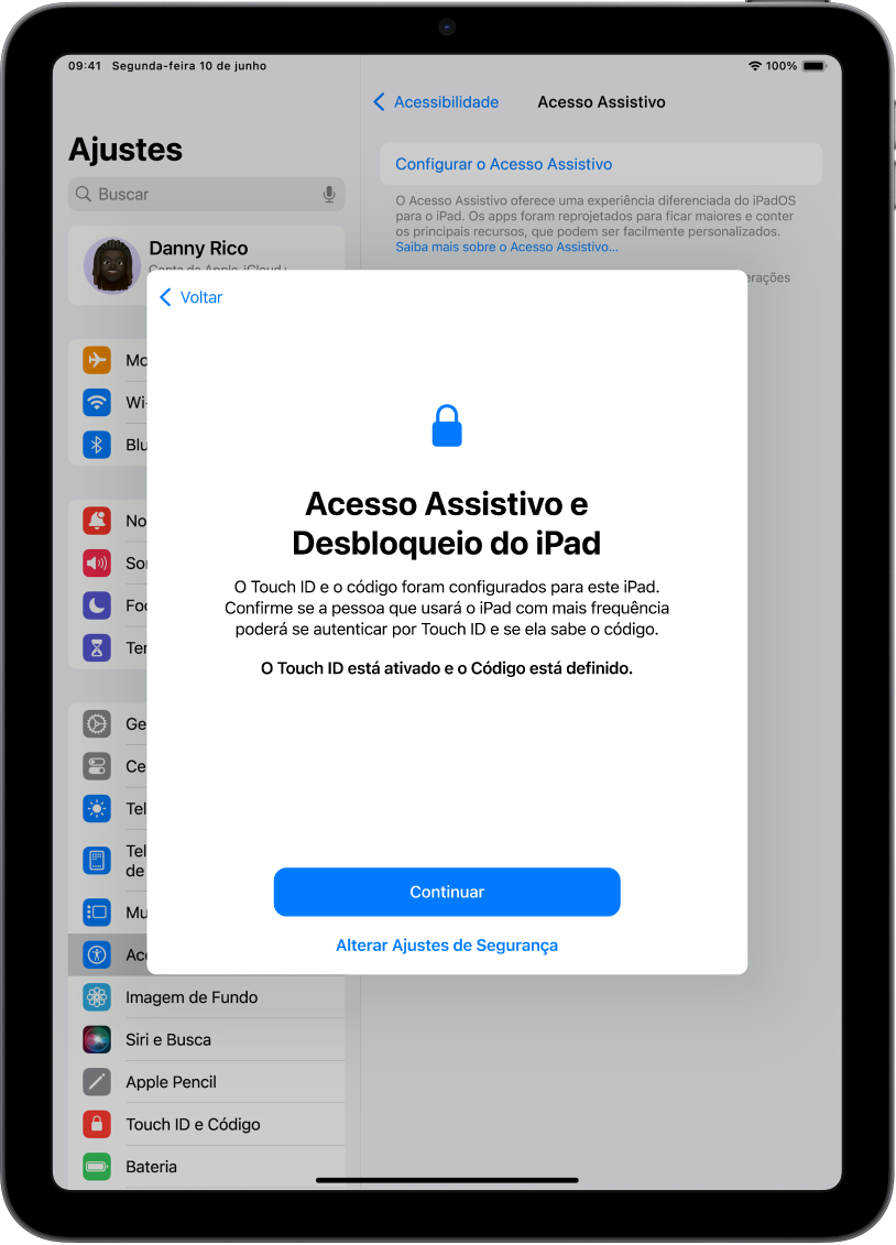 iPad com tela solicitando à pessoa de apoio de confiança para confirmar se o usuário do dispositivo sabe qual é o código.