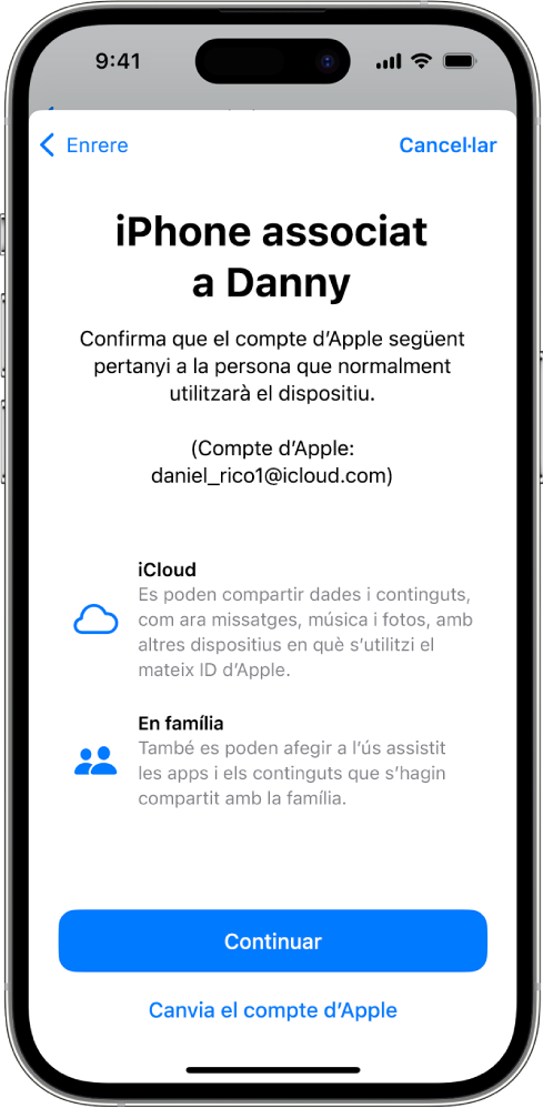 Un iPhone amb el compte d’Apple associat amb el dispositiu i informació sobre l’iCloud i les funcions “En família” que es poden fer servir amb l’ús assistit.