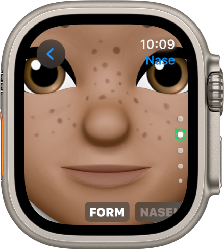 Die App „Memoji“ auf der Apple Watch mit der Anzeige zum Bearbeiten der Nase. Das Gesicht ist in einer Nahaufnahme zu sehen, die Nase befindet sich in der Mitte. Unten auf dem Display wird das Wort „Form“ angezeigt.