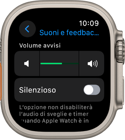 Le impostazioni “Suoni e feedback aptico” su Apple Watch, con il cursore “Volume avvisi” in alto e l’interruttore Silenzioso sotto.