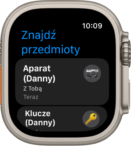 Aplikacja Znajdź przedmioty, która wyświetla informację, że AirTagi przyczepione do aparatu i zestawu kluczy znajdują się z Tobą.