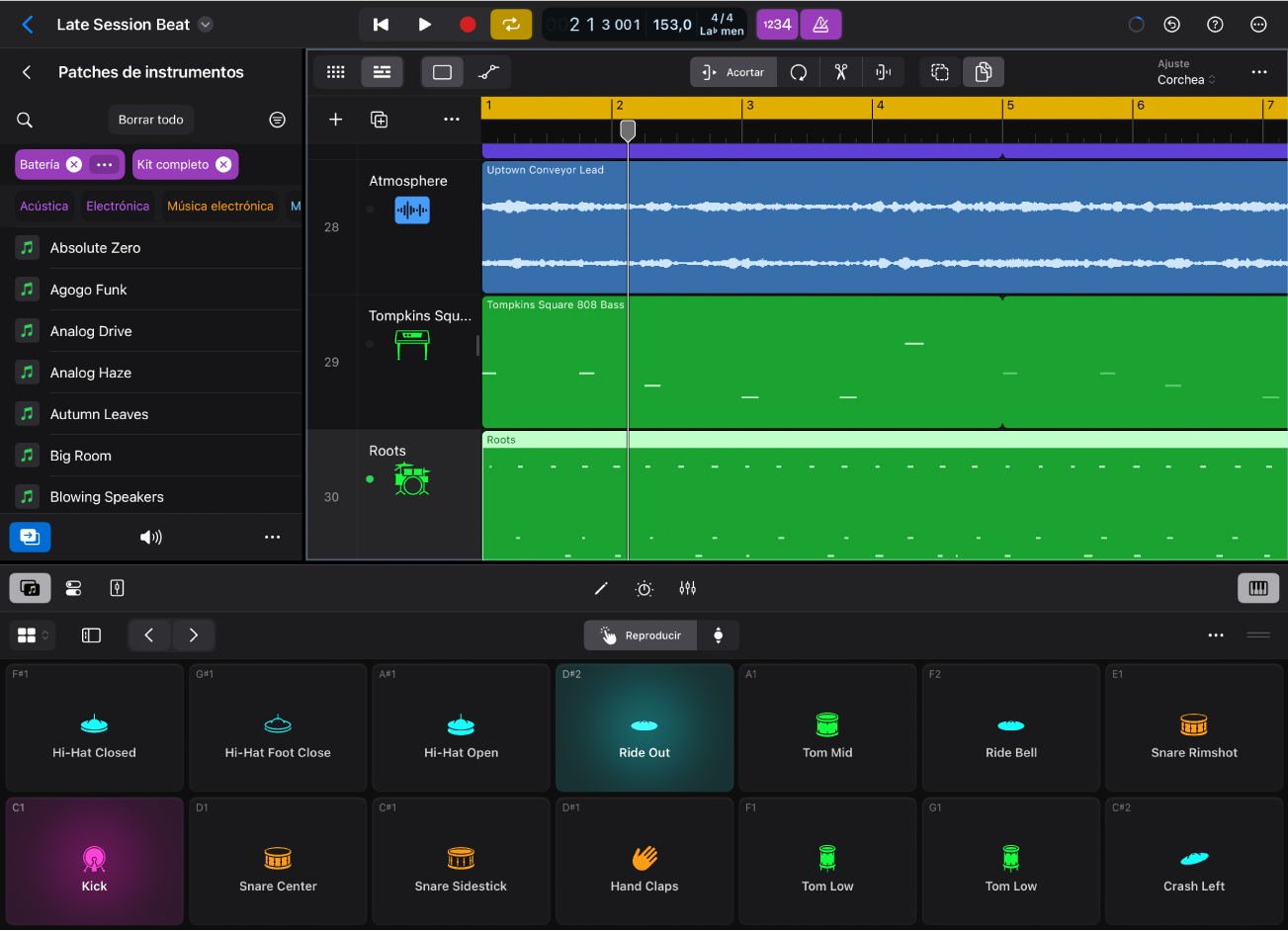 Ilustración. Logic Pro para iPad con la superficie de interpretación “Pads de percusión” abierta.