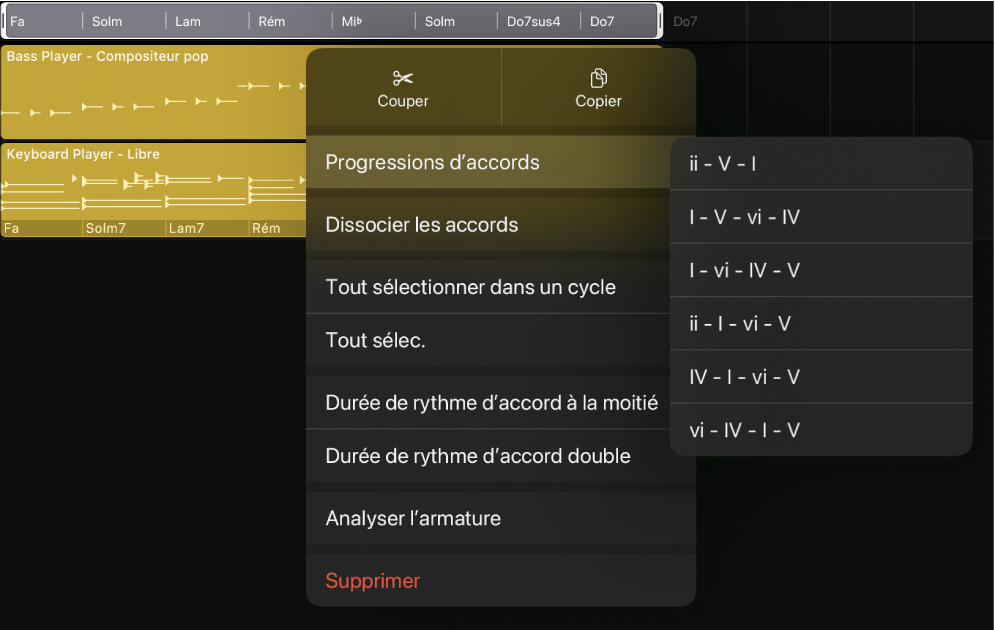 Figure. Un groupe d’accords sélectionné sur la piste d’accords, montrant le menu ouvert avec l’option de menu « Progressions des accords » sélectionnée et le sous-menu « Progressions des accords » ouvert.