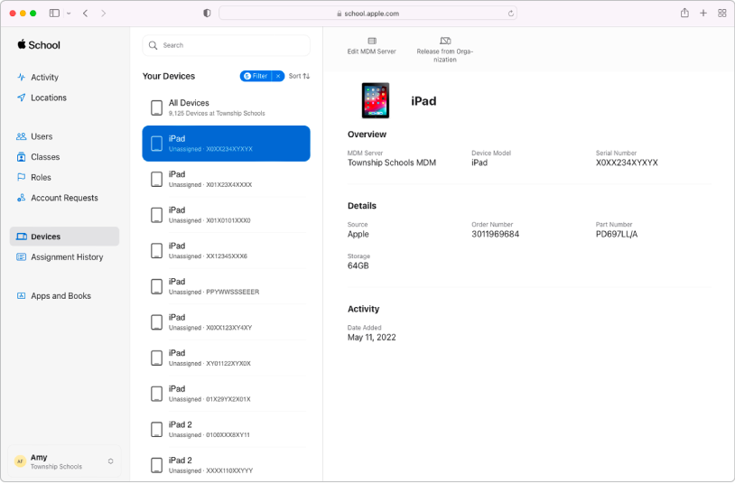 Il server Mobile Device Management (MDM) di Apple School Manager in cui vengono visualizzati i dispositivi e le relative assegnazioni.