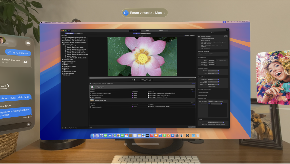 visionOS affichant « Écran virtuel du Mac », une conversation Messages et la fenêtre d’un mini-lecteur de musique tous ouverts en même temps.