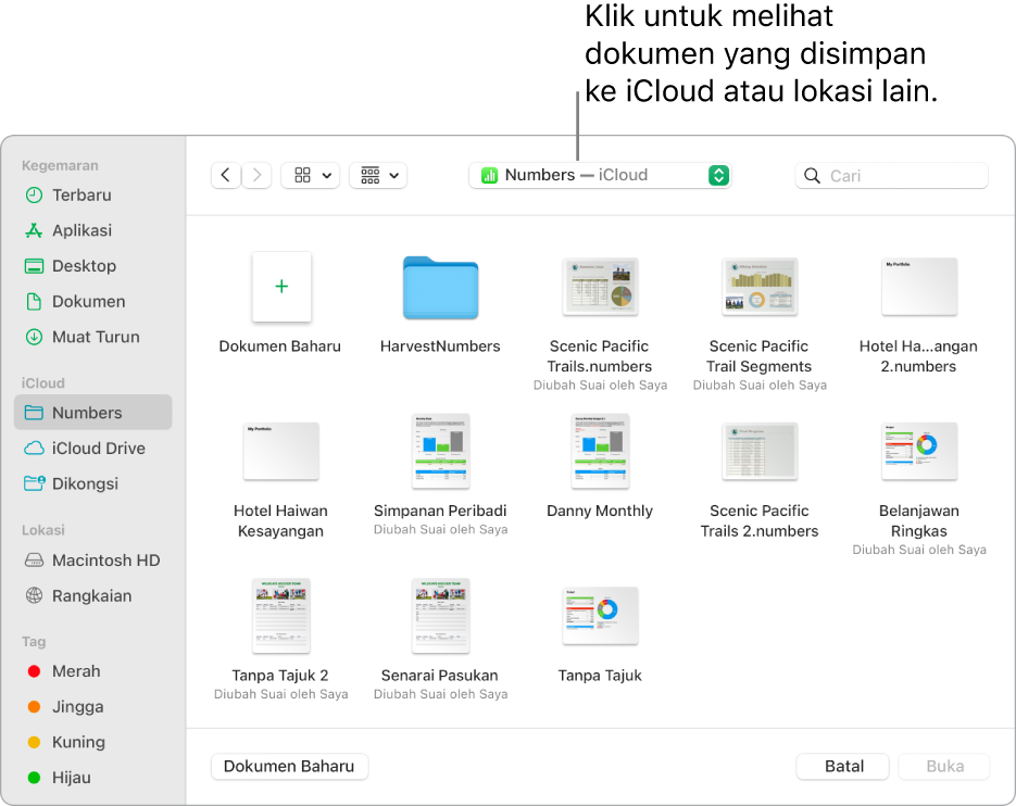 Dialog Buka dengan bar sisi dibuka pada bahagian kiri dan iCloud Drive dipilih dalam menu timbul di bahagian atas. Folder untuk Keynote, Numbers dan Pages kelihatan dalam dialog, bersama dengan butang Dokumen Baharu.