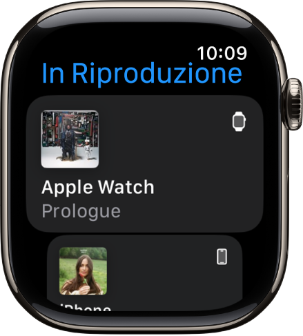 L’app “In riproduzione” con un elenco di dispositivi. Nella parte superiore dell’elenco è presente la musica in riproduzione su Apple Watch. Sotto, è presenta la voce iPhone.