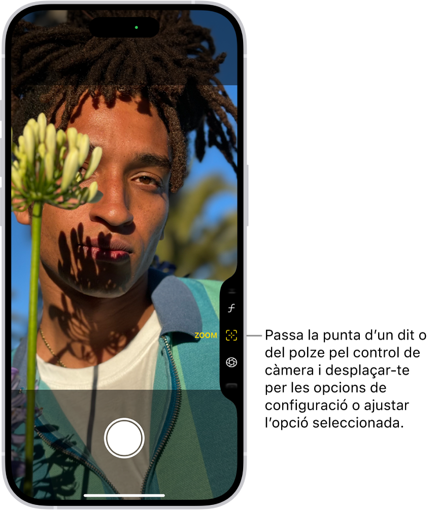 S’obre el menú del control de càmera a l’app Càmera. Se selecciona el control de zoom.